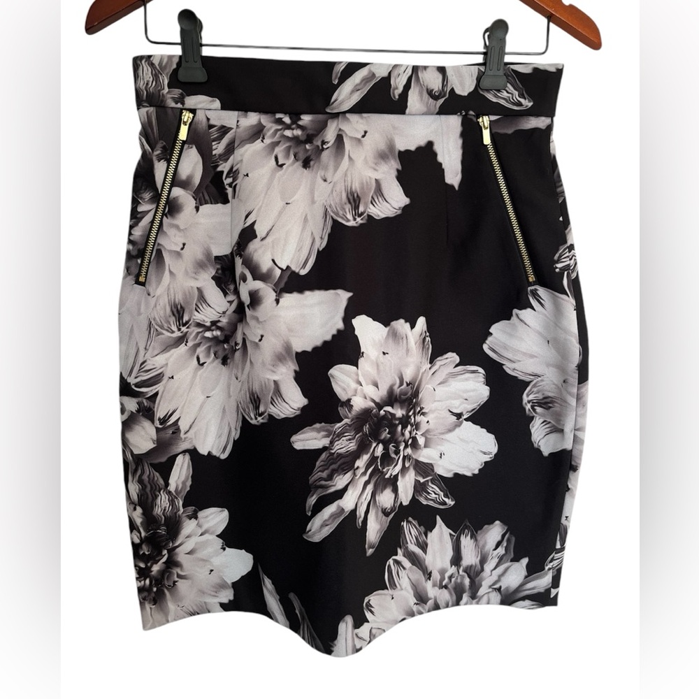 Floral Black and White Skirt with Zipper Accents